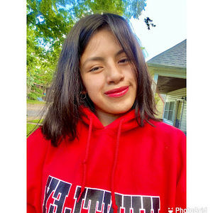 Meet your Posher, Jenifer paola